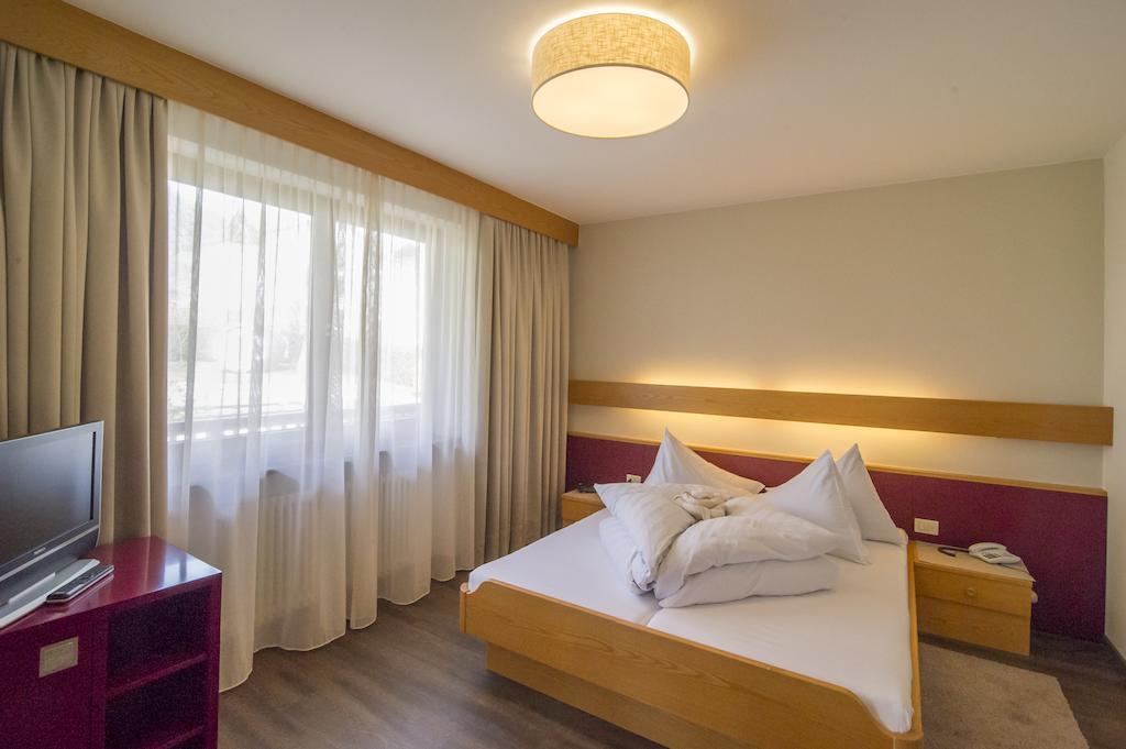 טירולו Garni Hotel Kessler מראה חיצוני תמונה